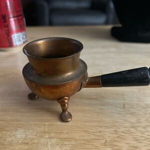 Vintage ASR footed kettle ashtray